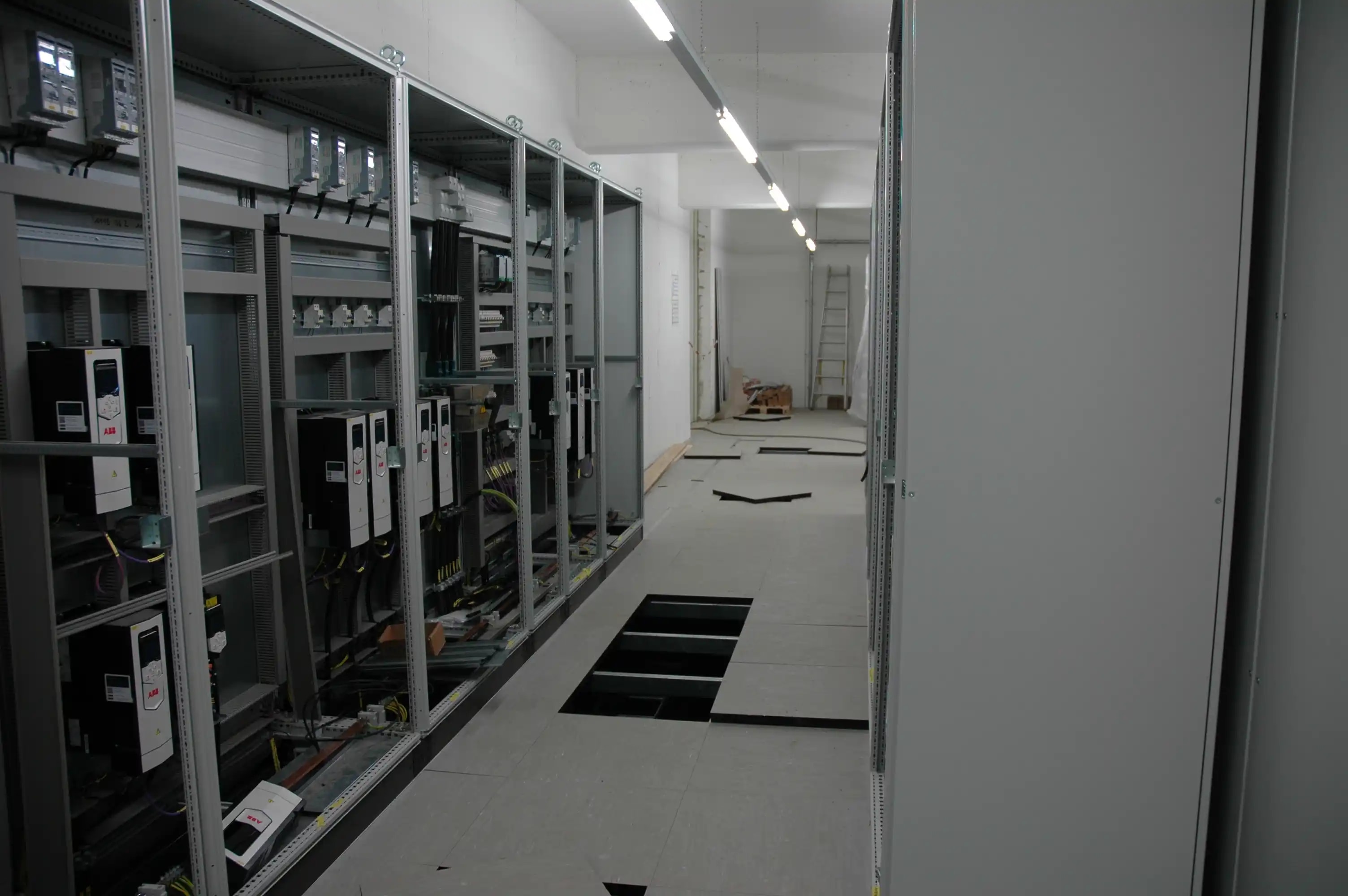 Doppelboden Schaltwartenboden